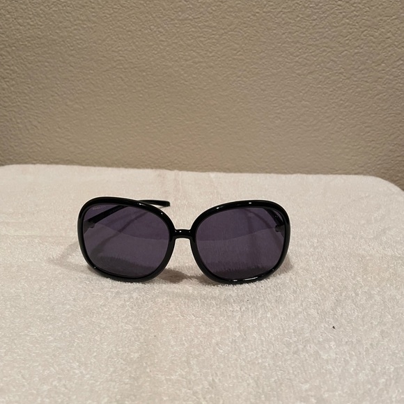 New Burberry Black Women's Sunglasses - Picture 1 of 9
